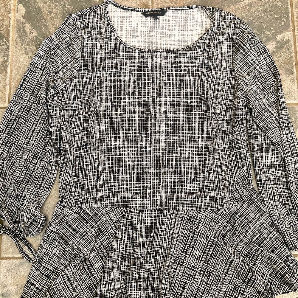 Banana Republic White & Black Peplum Blouse